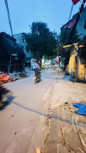 đất mặt phố thuý lĩnh, hoàng mai. mặt đường 8m, mt 16,8m, dt: 150m2, giá: 33,69 tỷ