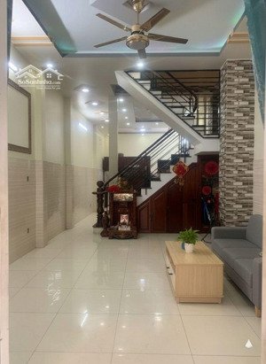 bán nhà hẻm xe tải đường lê thị hoa nhà mới 3 tầng 72m 5.9 tỷ