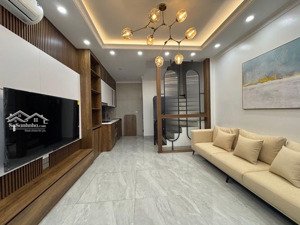 bán nhà 35m2 x 5 tầng ngõ 94 ngọc khánh, gần phố, làng xóm vinhomes giảng võ, ngõ thoáng rộng thông