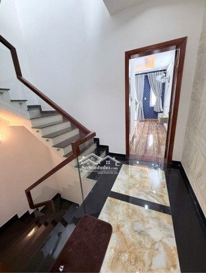 chủ gửi bán căn nhà đẹp 4 tầng 72m2 hẽm ô tô thông cạnh 4 xã giáp tân phú vào ở ngay