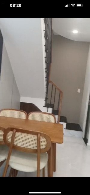 bán nhà shr biệt, quận 7, tân kiểng, 3m x 9m nhà 2 tầng, 2pn 2wc, giá 2,85 tỷ.