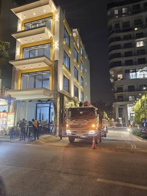 cho thuê nhà mặt phố nguyễn hoàng, từ liêm: 55mx5t, mt7,5m : làm vp, nhà hàng, showrom, spa, sanlon