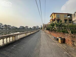 Cần bán gấp 360m2 đất thổ cư View hồ đường thông ô tô tại trung tâm Đông Dư, Gia Lâm