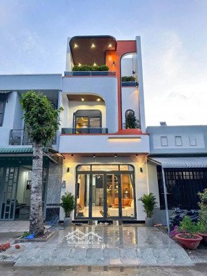 chính chủ bán nhà đ.lê thị bạch cát - q.11, gần lotte mart, đang cho thuê 22 triệu/tháng.giá 3t890