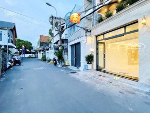 chú huy cần tiền bán gấp nhà mai thị lựu p đakao q1. giá 5,890tỷ/81,6m2 cách đh kinh tế tp.hcm 5ph