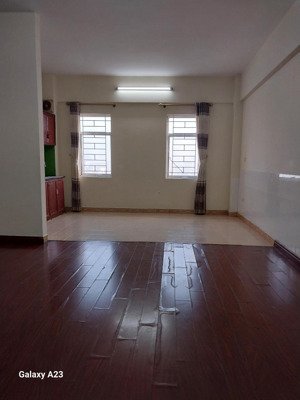 cho thuê cc linh đàm 80m 2ngu. giá 8trieu vào ở ngay. lh mai 