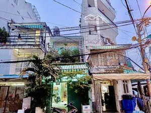 mặt tiền đường số tân hưng q7 - nhà cũ tiện cãi tạo mới kiếm lời. 4x12 trệt 1 lầu - nhỉnh 10 tỷ.