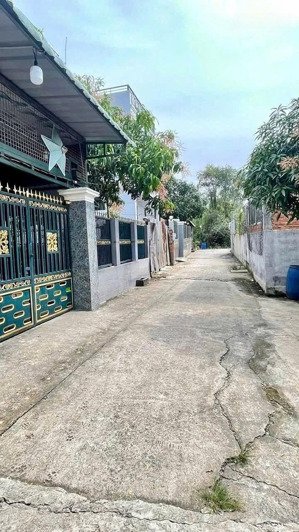 bán 98m2 đất thổ cư sổ hồng riêng gần vinhome hóc môn