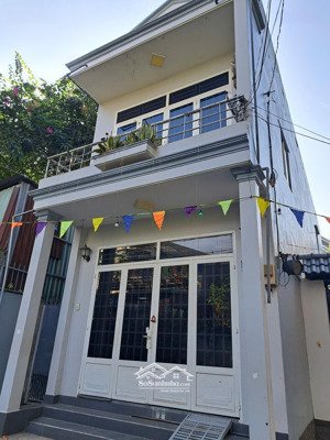 nhà đẹp ở ngay 3 mặt thoáng sát mặt tiền hẻm xe tải gần bv thủ đức 5x14 chỉ 5,7 tỷ