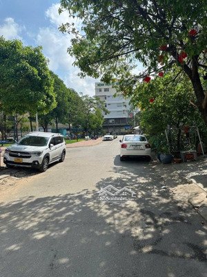 lô đất đẹp khu phân lô bàn cờ ngay lê văn thịnh q2 kẹt bank bán gấp giá tốt