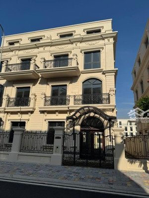 chỉ với 6 tỷ anh ,chị đã sở hữu ngay căn biệt thự song lập đảo vua dự án vinhomes vũ yên