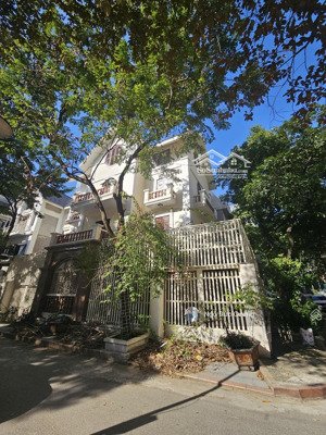 cho thuê nguyễn thị định 130m 3 tầng sân vườn mặt tiền 12m cực chill hợp spa tm cafe 