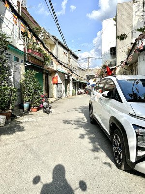 nhà đẹp tp gần trịnh đình trọng-67m2-ngang đẹp 4x17-2tầng-6.xtỷ-tiện ích trường và chợ gần bên.