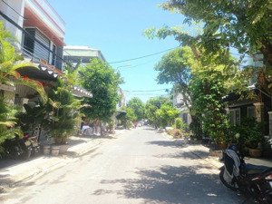 cần bán gấp 1 lô đất đẹp đường lỗ giáng 6