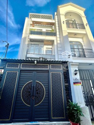 nhà đẹp ô tô trung tâm thị trấn 4 tầng sân thượng vào ở ngay diện tích sử dụng lên đến 145m2