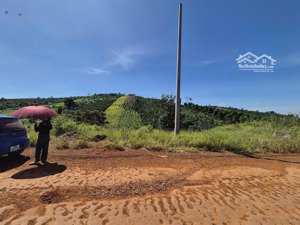 đất rẻ giá đầu tư đường chính vào hồ ngọc