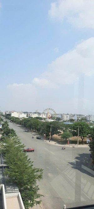 bán gấp nhà mặt tiền kinh doanh 3pn, 2wc, giá ưu đãi 8,8 tỷ, 156m2 tại đông hưng thuận, q12, hcm