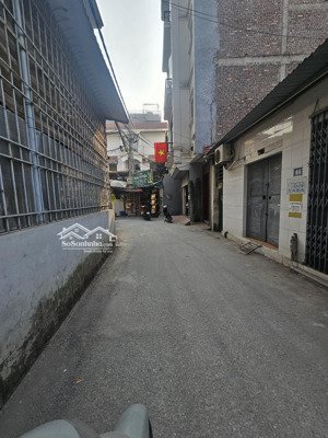 7.8 tỷ - chia lô - xây ccmn. mảnh đất 65m2. mặt tiền 6m, lô góc. đường 3m. ngõ 96 hòe thị - ntl