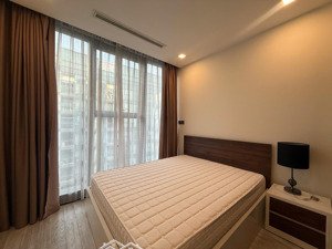 cho thuê căn hộ lux6- lầu 47 ba son, 25 triệu, 80m2 xem nhà 24/7 chính chủ 