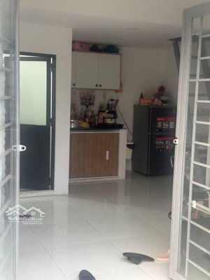 nhà 2tầng mô hình cho thuê - có 5 chdv cho thuê 15triệu/tháng - dt 5x18 - giá tốt