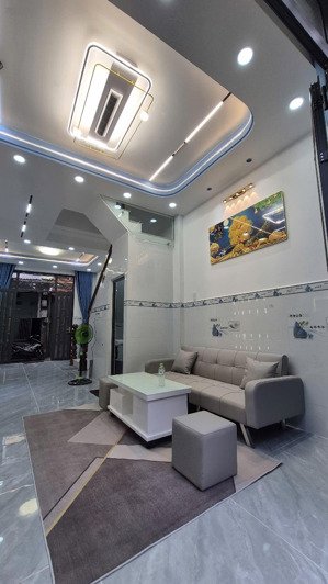 gia đình tôi cần bán căn nhà mới xây đẹp đường âu dương lân - q8 - nhỉnh 6tỷ.