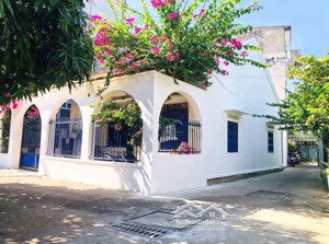 bán nhà 6tỷ 250 - vĩnh hải, nha trang. dt: 125m2 (ngang 8m) ô tô tận nơi, cách biển 1 phút đi xe.