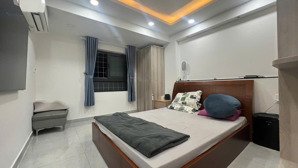 cho thuê căn hộ tầng 17 cc miếu nổi, 2pn + 2wc, có nội thất, ban công view thoáng mát