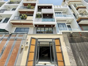 tôi cần bán gấp nhà đinh tiên hoàng-quận 1. dt68m2/4tỷ05 gần công viên lê văn tám. cho thuê 23tr