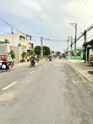 gần ql1, cách nhựa mỹ yên chỉ 90m - cách chợ bình chánh 4km - ko bị qh (sổ sẵn)