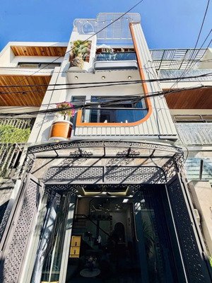 nhà đẹp cần bán trong tết 3/2, q.10. 3,37 tỷ, dt: 60m2. sổ hồng riêng