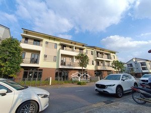 chủ vay bank 2 tỷ cần bán lô góc khe thoáng view vườn hoa rẻ như lô thường