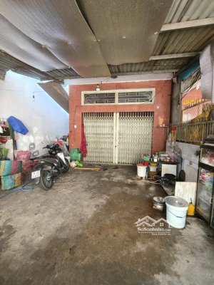 bán nhà cấp 4 hẻm xe hơi 289 bình đông, p14 q8 gần cầu kênh ngang số 2 54tr/m2 đất sổ riêng