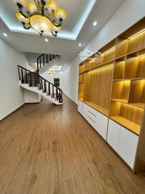 rẻ nhất long biên bán đất tặng nhà 3 tầng nhà đẹp đón tết