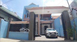 nhà 1 lầu rộng đẹp kdc phường tân hiệp. cách trục chính nguyễn ái quốc 100m. dt: 8x20m - 6,3 tỷ