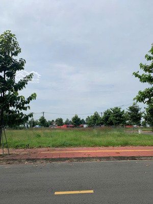 bán đất nền full thổ cư đô thị bàu xéo, thị trấn trảng bom, 5mx20m, giá 1.3 tỷ, đối diện công viên