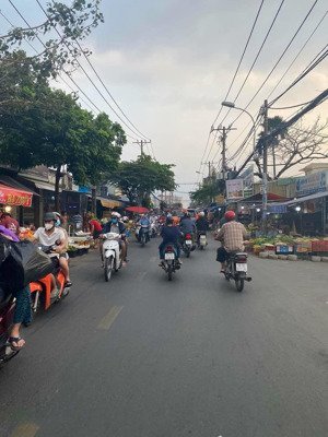 bán nhà mt đg chiến lược- btđ- b.tân 4x30m 1 trệt 1 lầu nhà shr đã hoàn công giá: 9.2 tỷ còn tl