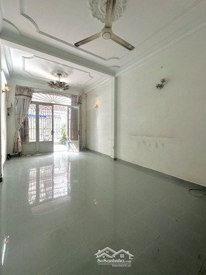 bán gấp giảm mạnh còn 8.9 tỷ sở hũu ngay căn góc hẻm 1 truc nơ trang long 71m2-3 tầng sát mặt tiền