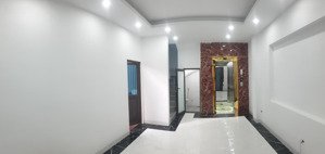 bán nhà chính chủ, lô góc, 5 tầng mới , mặt tiền 4,5m, thang máy, ô tô đậu cửa.