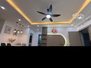 căn hộ ct5 xa la hà đông vị trí trung tâm , nội thất xịn về ở ngay