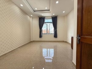 phòng cửa sổ trời gần trạm sạc vinfast ở hiệp bình phước thủ đức