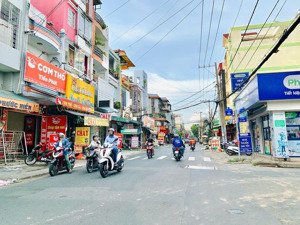 mặt tiền kinh doanh đường văn cao đoạn đẹp sung, giá tốt. ngang 4m dài 17m cấp 4. đường rộng 16m