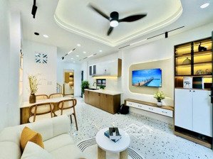 nhà 2 tầng căn góc 2 mặt tiền-tặng full nội thất sang xịn. chỉ 5,3 tỷ.