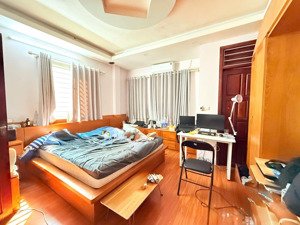 nhà gần hồ đền lừ ở sướng mát quanh năm, ô tô đỗ cổng lô góc hiếm 7 tỷ