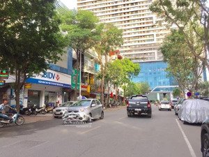 nhỉnh 250tr/m2. mặt phố vũ tông phan, thanh xuân_ô tô, kinh doanh. dt: 200m.