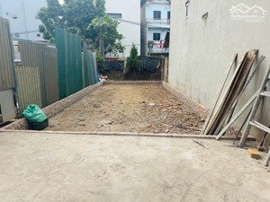 đất phân lô hai mặt thoáng ô tô ngủ trong đất trung tâm văn hóa cự khối