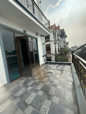 bán nhà , ngõ otto tránh, ở độ chàng ,quốc oai,hà nội, nhà mới.dt 95m- 4 tầng.giá 7,6 tỷ.