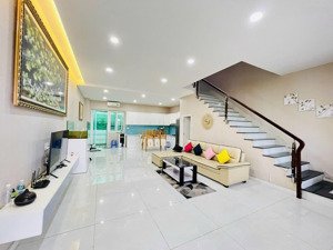 cho thuê nhà phố/biệt thự melosa garden. liên hệ 