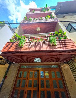 cho thuê mặt bằng nhà 3 tầng, calmette, nhà mới , tdt: 132m , đủ nội thất