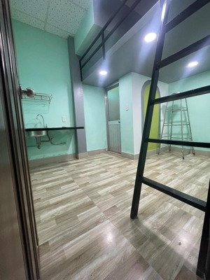 phòng 18m2 tô hiến thành - thành thái q.10 giờ tự do 3,5tr