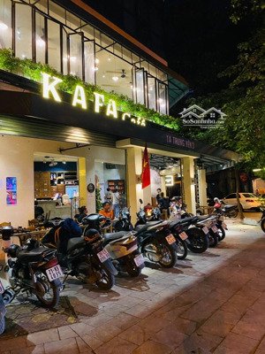 cho thuê nhà mặt phố láng hạ, 80m2 , mặt tiền 7,5m : làm showrom, salon, cửa hàng, xe điện